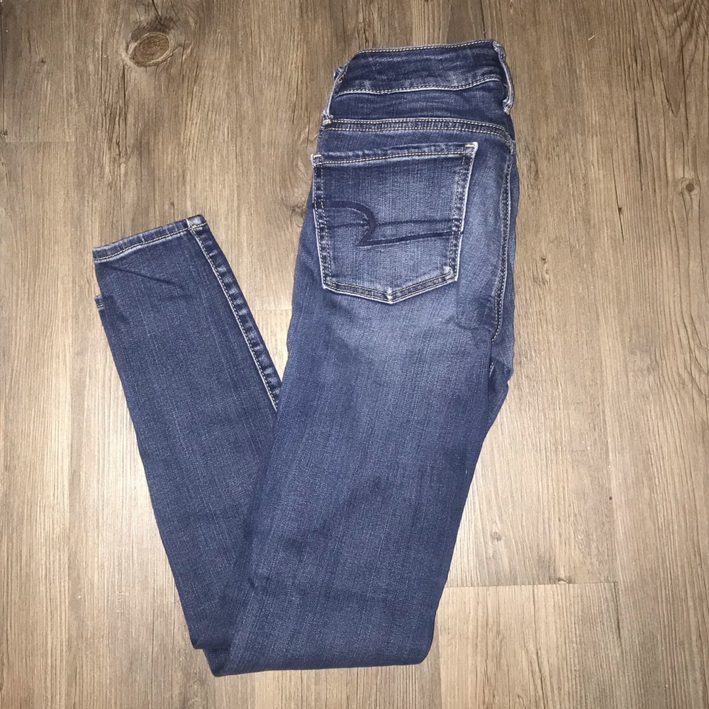 American Eagle outfitters blue jeans
